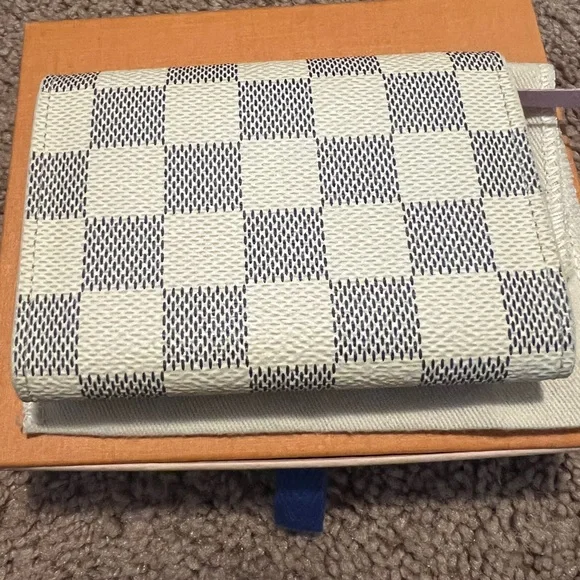 **SOLD** Louis Vuitton Rosalie Wallet - Picture 2 of 5